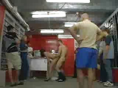 Sensuale bionda cava ...